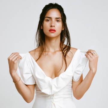 Adria Arjona, White aesthetic