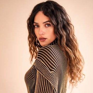 Adria Arjona