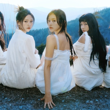 Runaway (RESCENE), 5K, South Korean Singer, Girl group