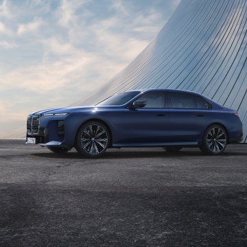 BMW M760e xDrive, 2026, Plug-In Hybrid, Luxury Sedan, 5K, 8K