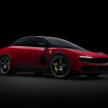 Ferrari Luce, Dark background