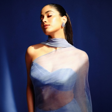 Janhvi Kapoor saree wallpaper