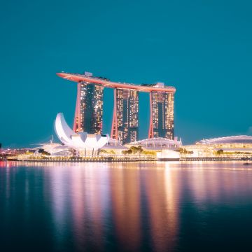 Marina Bay Sands, Reflection, Hotel, Singapore, Blue hour, Night life, City lights, Body of Water, Modern architecture, Cityscape, Blue Sky, 5K