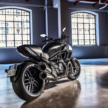 Ducati Diavel Carbon, Cruiser motorcycle