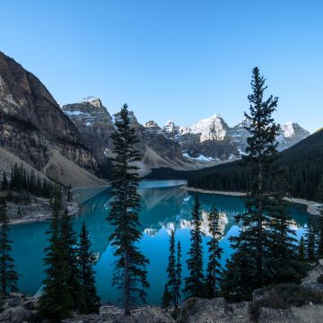 Moraine Lake, Glacier mountains, Canada, Valley of the Ten Peaks, Banff National Park, Green Trees, Reflection, Blue Water, Clear sky, Daytime, Landscape, Scenery, 5K