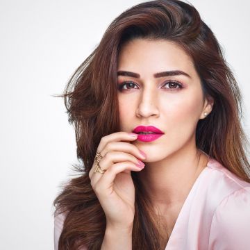 Kriti Sanon, Bollywood actress, Indian actress, Beautiful actress, White background, Portrait