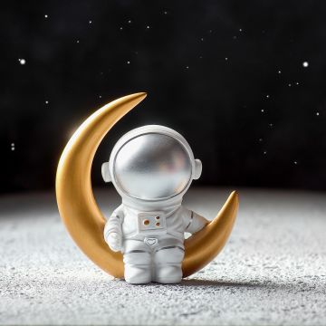 Robot, Astronaut, Space suit, Crescent Moon, Half moon, Surface, Moon, 5K