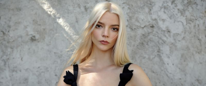 Anya Taylor-Joy, Blonde, Elle Magazine, Portrait