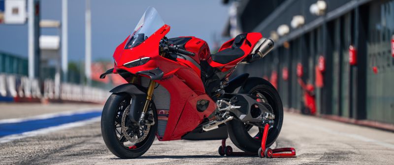 Ducati Panigale V4, 5K, Race track, 2025, Red bikes