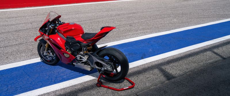 Ducati Panigale V4, Race track, 2025, Red bikes, 5K