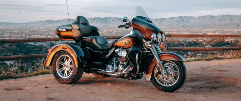 Harley-Davidson FLHTCUTG Tri Glide Ultra, 8K, 2025, Harley-Davidson, 5K, Cruiser motorcycle