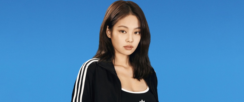 Jennie Kim, Blue background