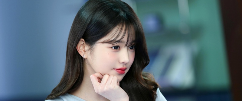 Jang Wonyoung, Portrait