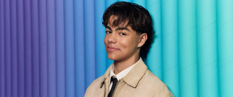 Malachi Barton, 5K, Portrait, Smiling, Gradient stripes, Purple and blue, Vibrant, American actor
