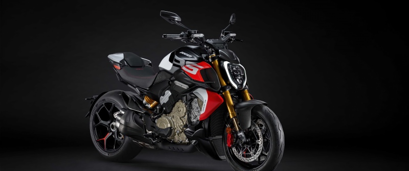 Ducati Diavel V4 RS, 2026, Sports bikes, Dark background, 5K