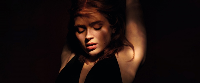 Sadie Sink, Dark background, 5K, 8K