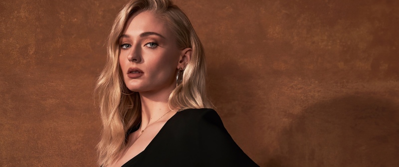Sophie Turner, Brown background, Red hair, 5K