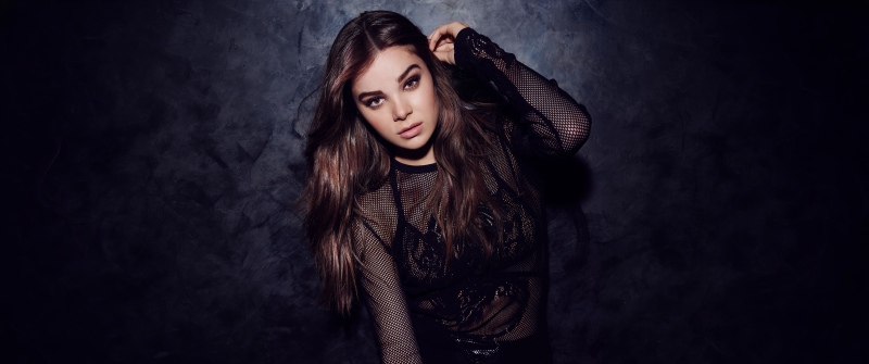 Hailee Steinfeld, Dark background, Black dress, 5K
