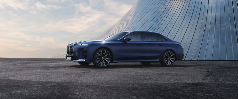 BMW M760e xDrive, 2026, Plug-In Hybrid, Luxury Sedan, 5K, 8K
