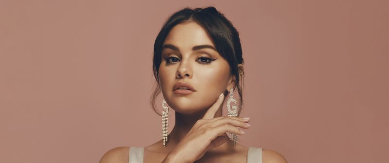 Selena Gomez, Peach background, Jewellery, 5K