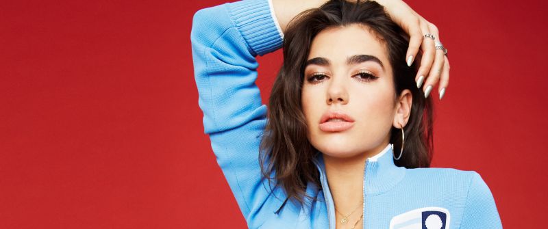 Dua Lipa, Red background