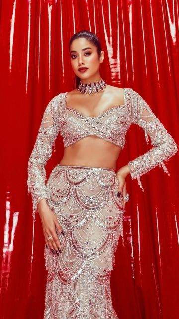 Janhvi Kapoor, Red background, 2024, Indian actress
