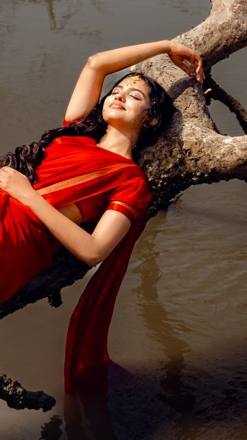 Mamitha Baiju, Red aesthetic, Malayalam actress, Indian actress, Saree