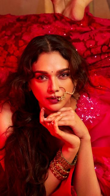 Aditi Rao Hydari, Red aesthetic, Indian actress, 5K, Traditional