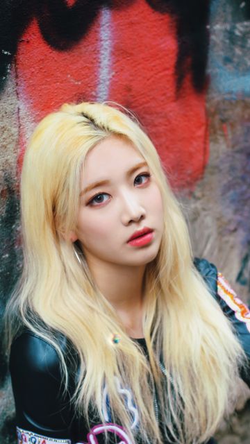 Kim Lip, South Korean Singer, K-Pop singers, 5K