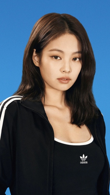 Jennie Kim, Blue background