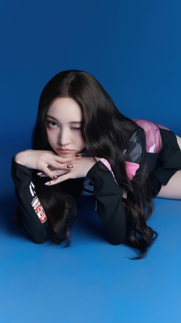 Youngseo, ALLDAY PROJECT, South Korean Singer, 5K, Blue background