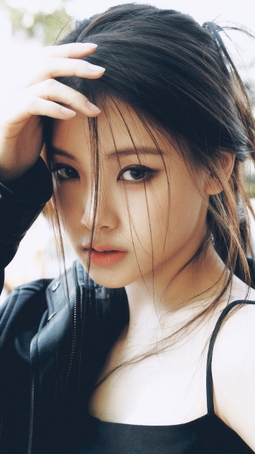Yihyun (Baby DONT Cry), F Girl, 5K, Asian Girl, Leather jacket, Portrait, Fashion