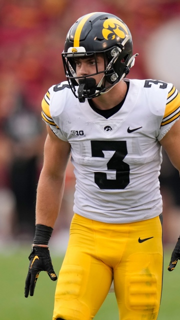 Cooper DeJean, 8K, American football player, 5K, Iowa Hawkeyes