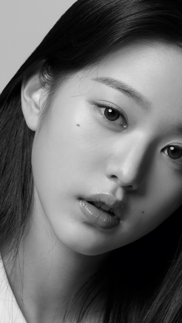 Jang Wonyoung, Monochrome