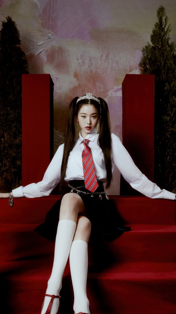 Jang Wonyoung, Love Dive (IVE), 5K, K-pop idol, Schoolgirl, Tiara