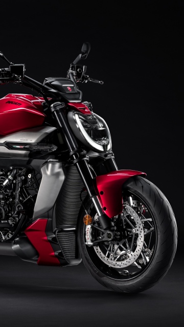 Ducati XDiavel V4, 5K