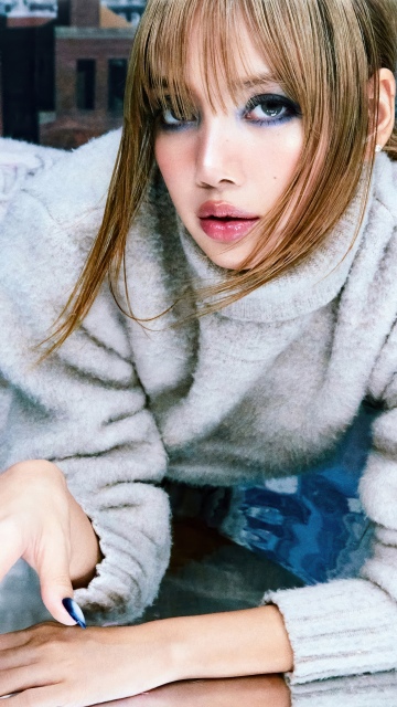 Lisa, Turtleneck