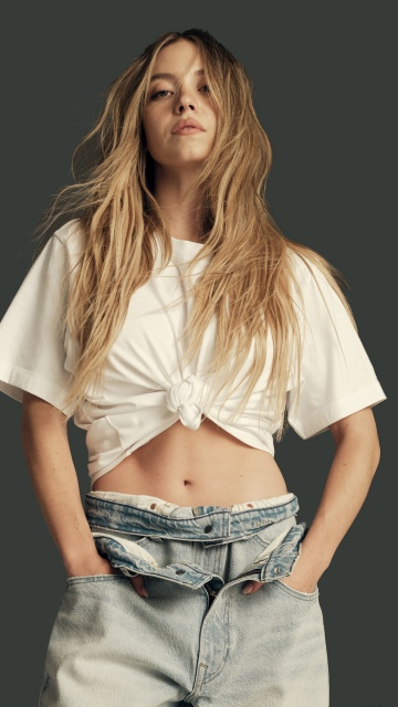 Sydney Sweeney, Blonde