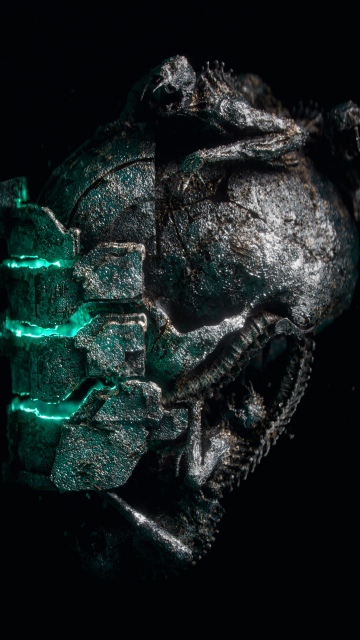 Isaac Clarke, Helmet