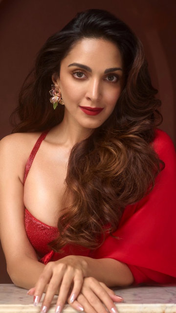 Kiara Advani, Red dress
