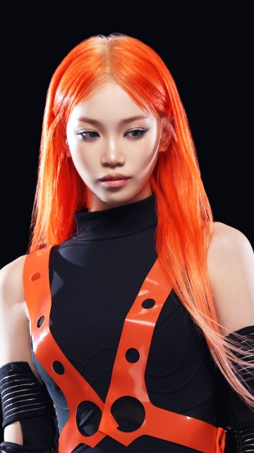 Kim Chaewon, Black background