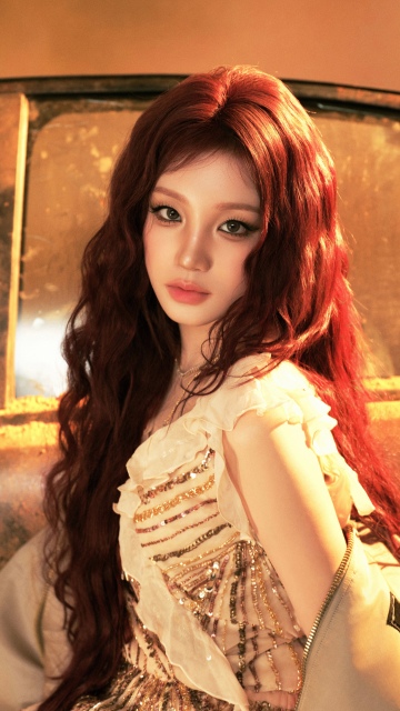 Yuqi, Portrait
