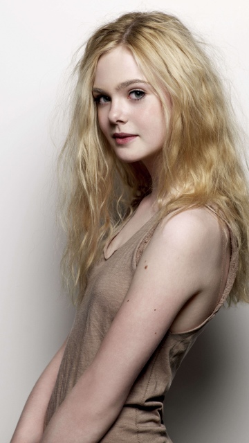 Elle Fanning, 12K
