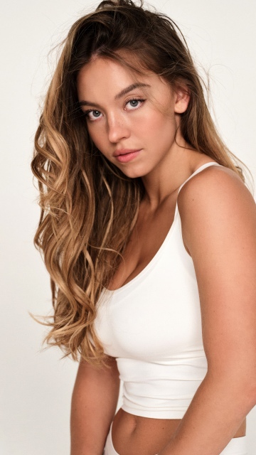 Sydney Sweeney, Portrait