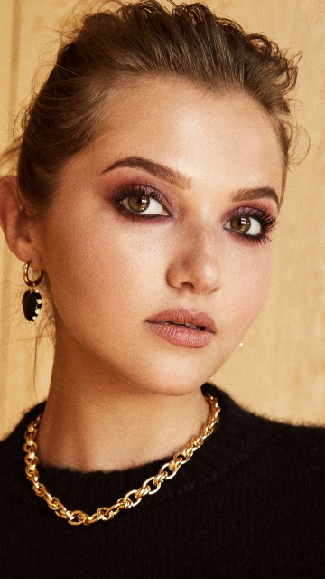 Mia McKenna-Bruce, English actress