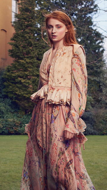 Sophie Turner, Floral dress