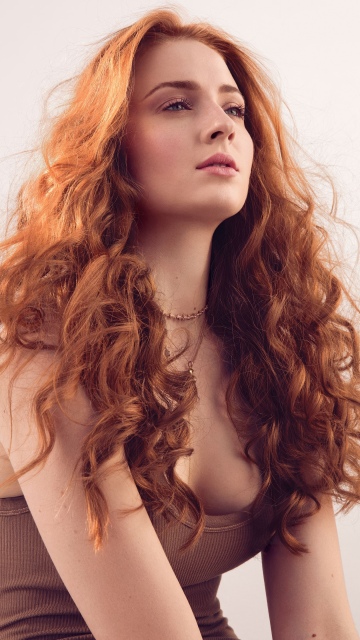 Sophie Turner, Curly hair