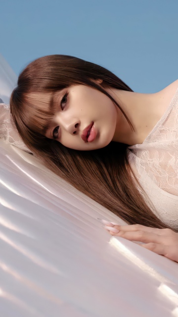 Lisa, Elegant