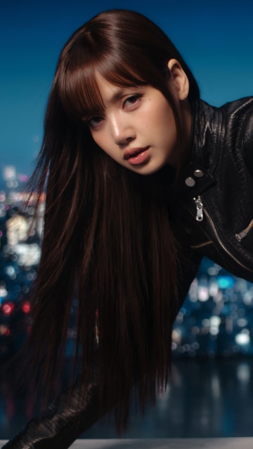 Lisa, Black leather