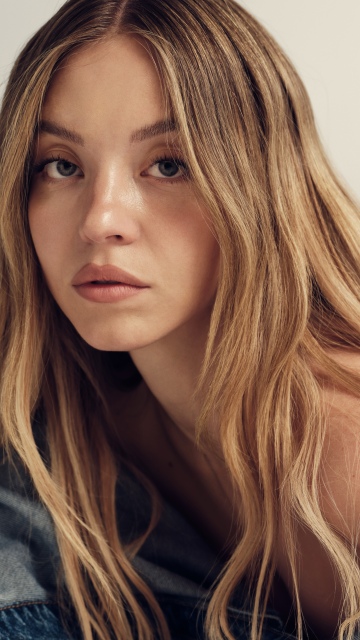Sydney Sweeney, Canadian Tuxedo